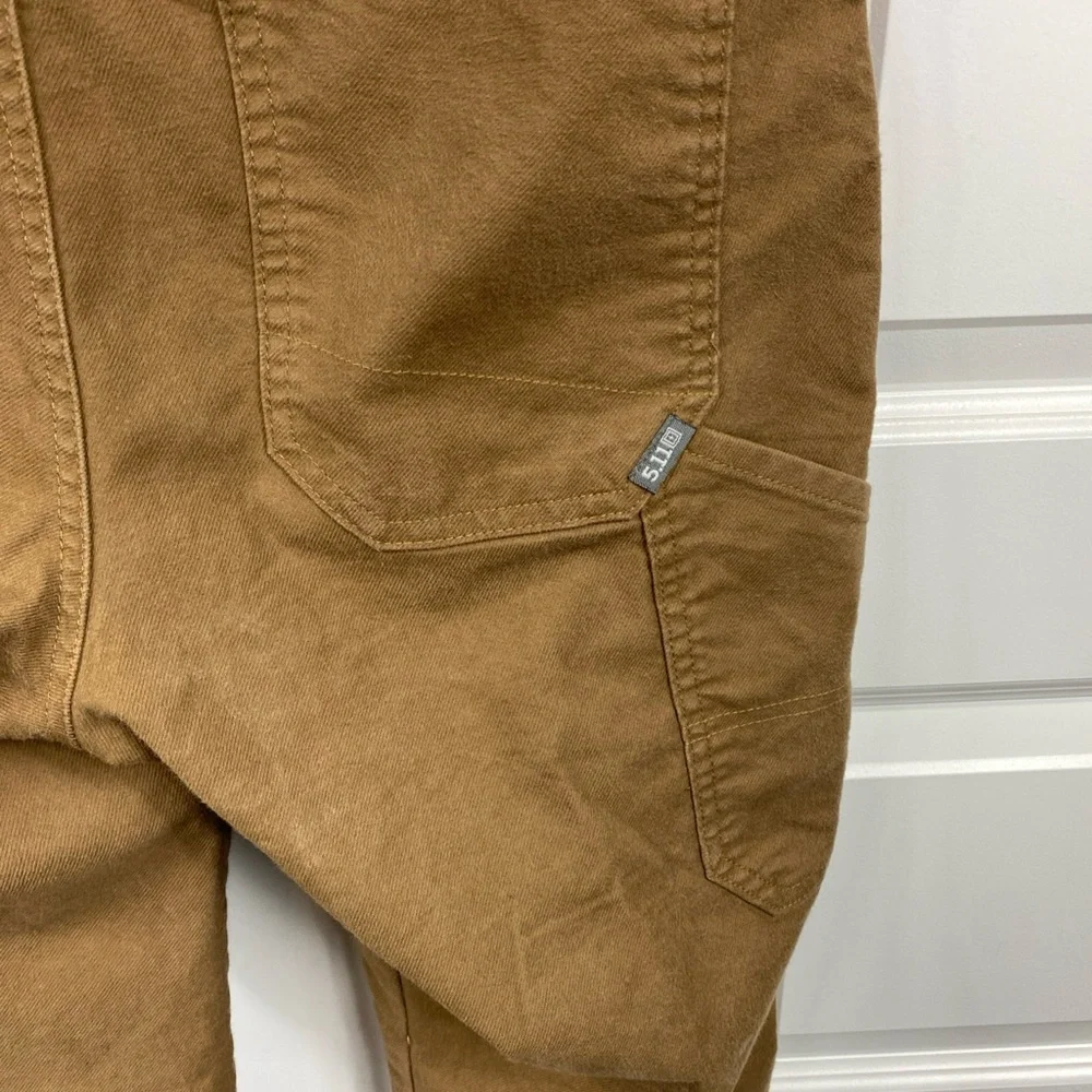 5.11 Tactical Defender Flex Jeans Men’s 32x30 Denim Stretch Straight Leg Brown